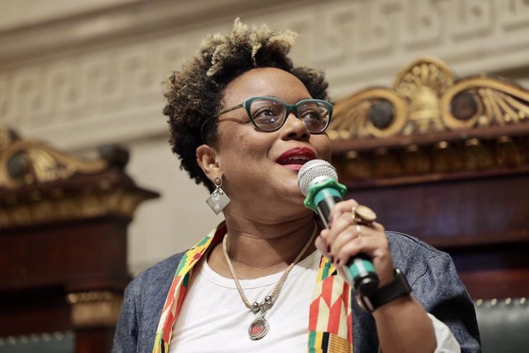 ‘Armar a guarda municipal não é o combate direto aos problemas da segurança pública’, afirma Tainá de Paula