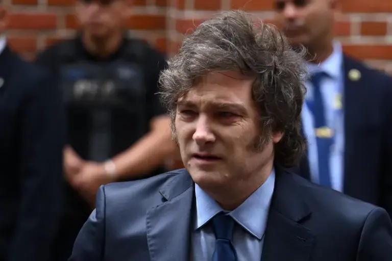 Eleições locais na Argentina: Milei e oposição peronista disputam o legislativo de Buenos Aires
