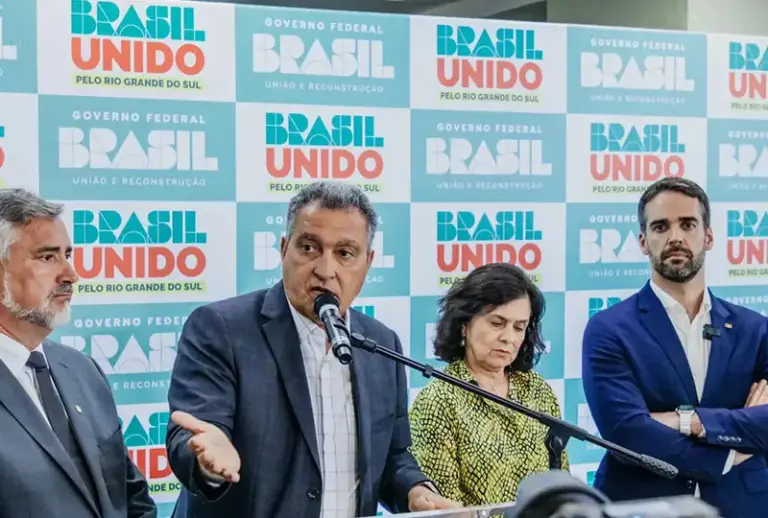 Rui Costa anuncia novo pacote de investimento no RS, mas desafio com moradia continua