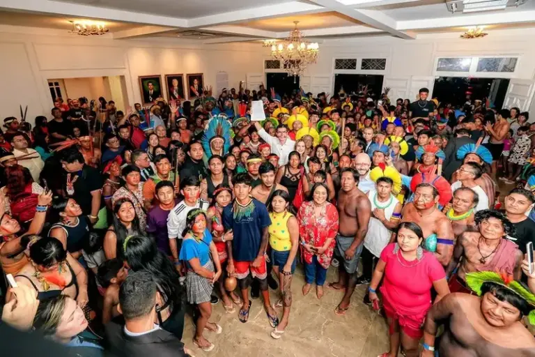 Helder Barbalho apresenta PL para educação indígena no Pará; ocupantes da Seduc negam acordo