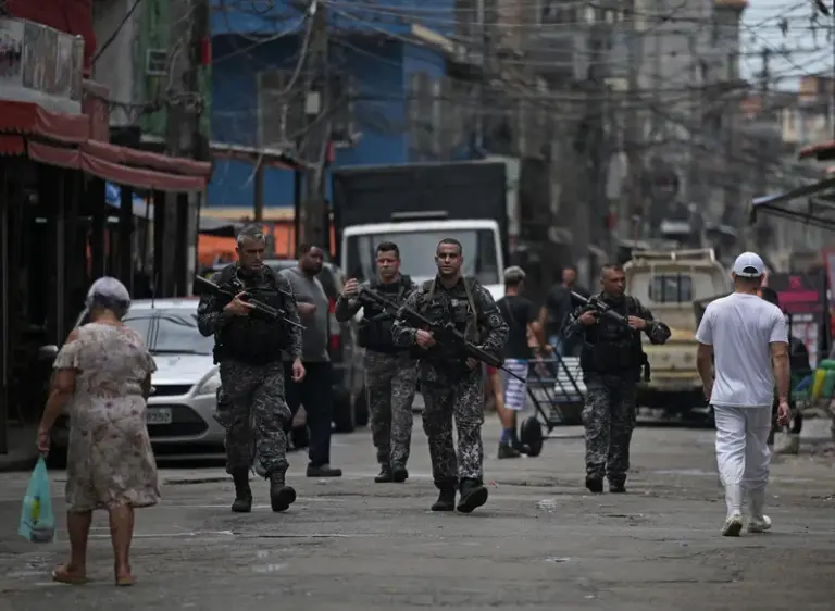 ‘A polícia brasileira aplica a palestinização das periferias’, diz escritor durante Flipei