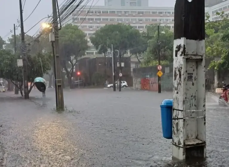 Vulnerável à emergência climática, Recife sofre com chuvas por falta de ações de adaptação