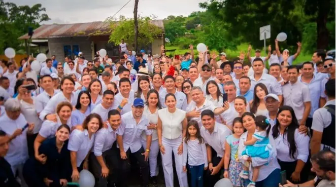 Após votar, líder correísta Luisa González denuncia irregularidades nas eleições do Equador