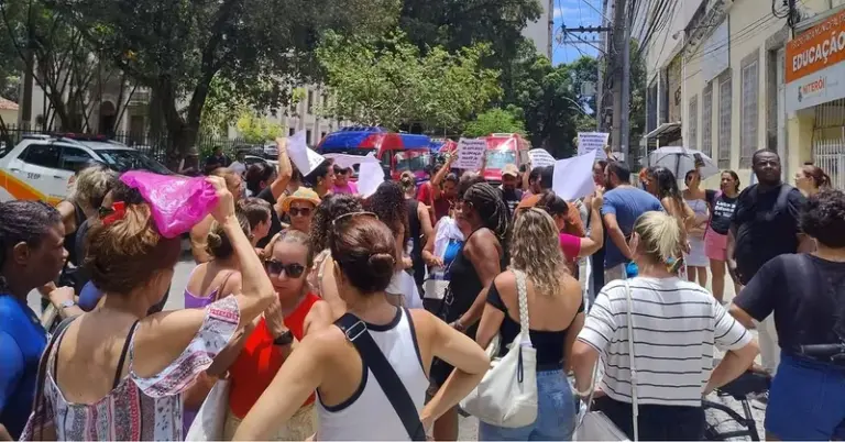 'Greve não é crime': professores de Niterói (RJ) mantêm paralisação apesar de decisão judicial