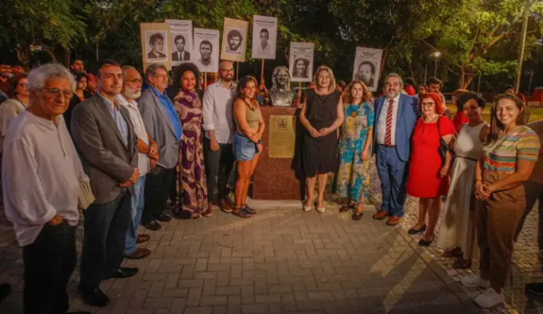 Soledad Barrett, assassinada no Recife pela ditadura, ganha busto na rua da Aurora