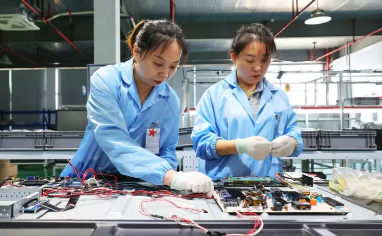 China pode ajudar países a combater hegemonia tecnológica e digital dos EUA, diz especialista