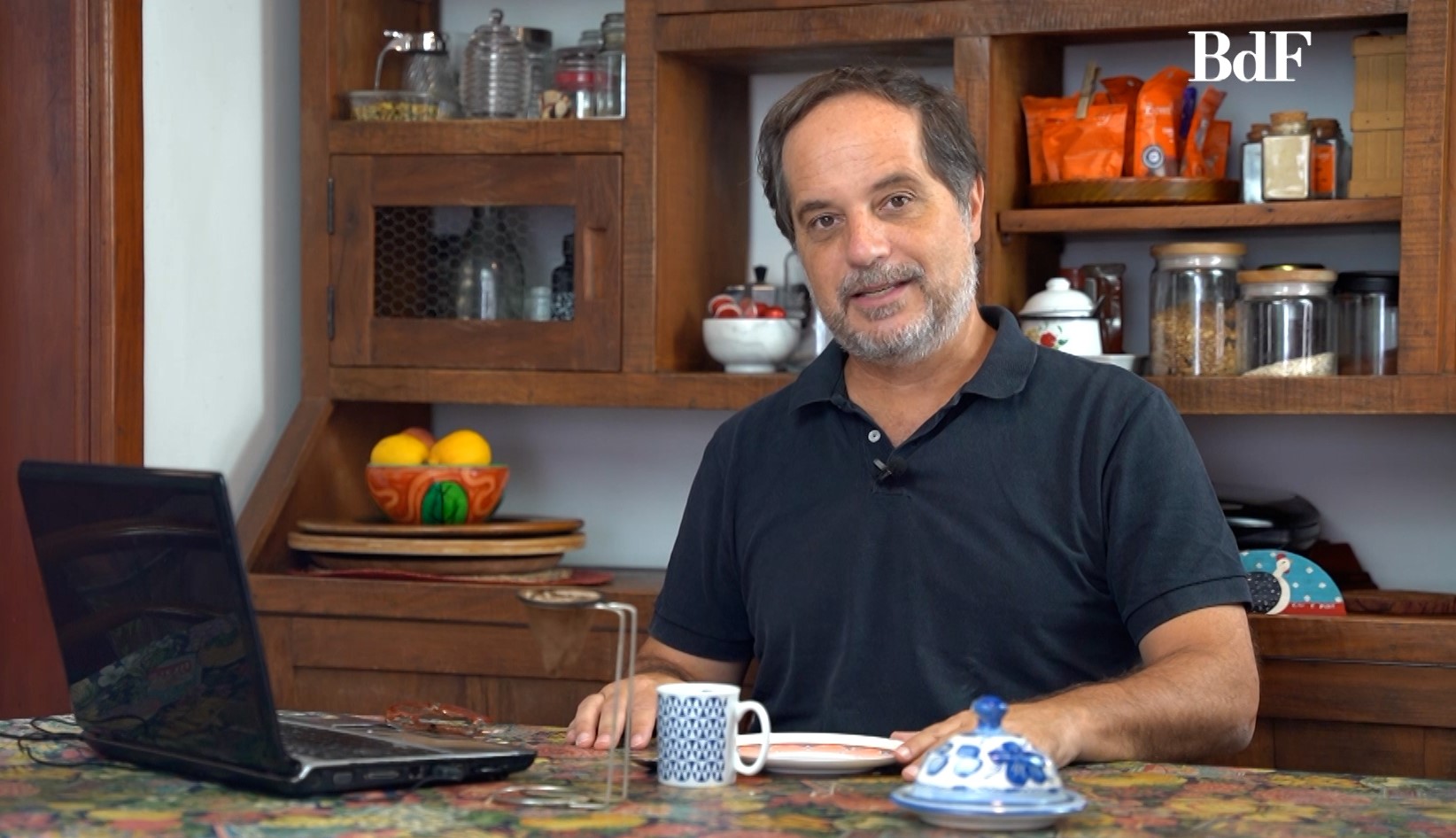 Rodrigo Vianna é jornalista desde 1990. Durante sua trajetória, já passou pela Folha de S. Paulo, TV Cultura, Globo e Record.