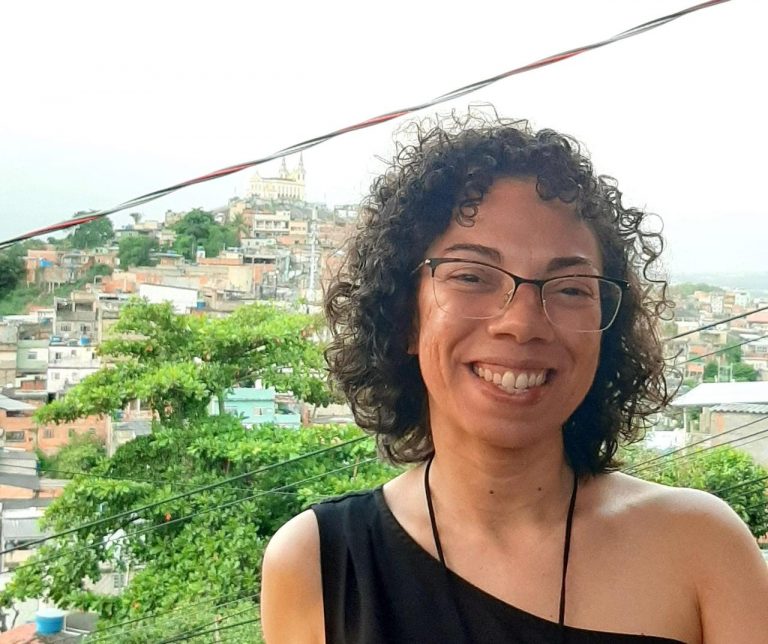 Gizele Martins, comunicadora da Maré, lança novo site de conteúdos acadêmicos e jornalísticos 