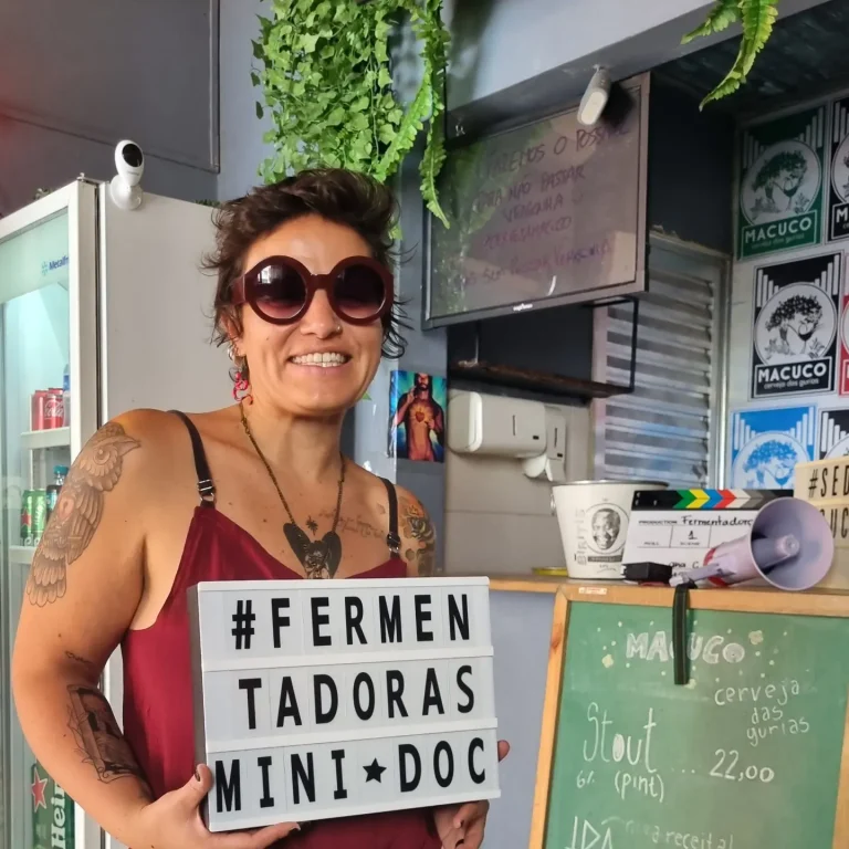 Documentário sobre mulheres cervejeiras estreia domingo em Porto Alegre.