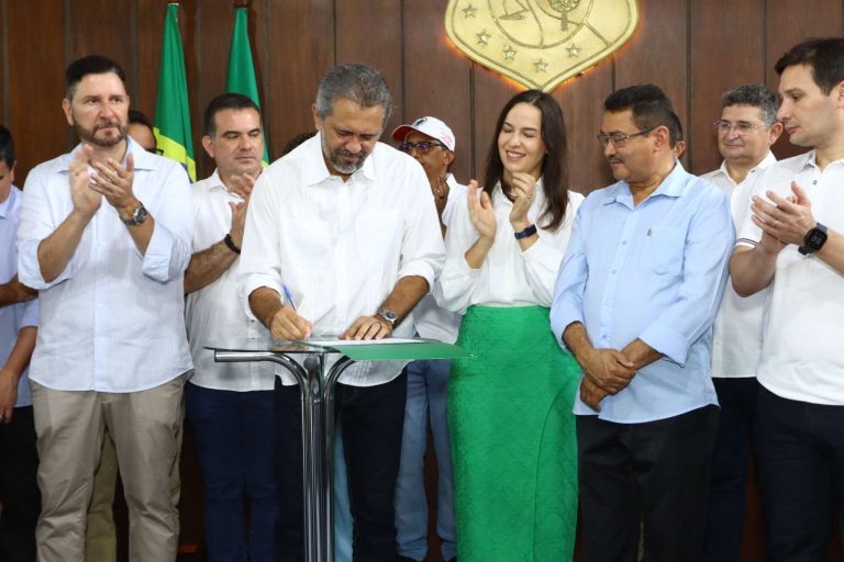 Elmano de Freitas (PT) anuncia investimento de 572 milhões de reais para a agricultura familiar