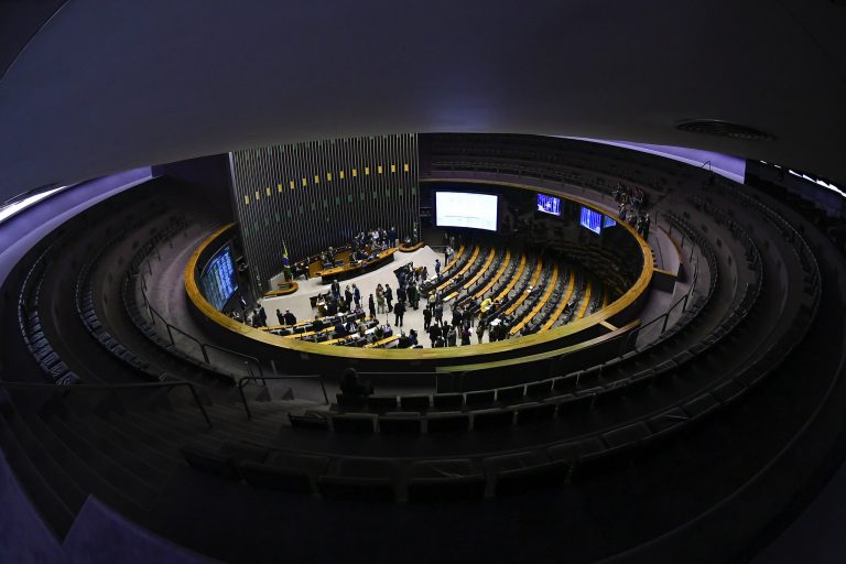 Entenda por que Câmara pode ampliar número de deputados; tema será debatido neste semestre 