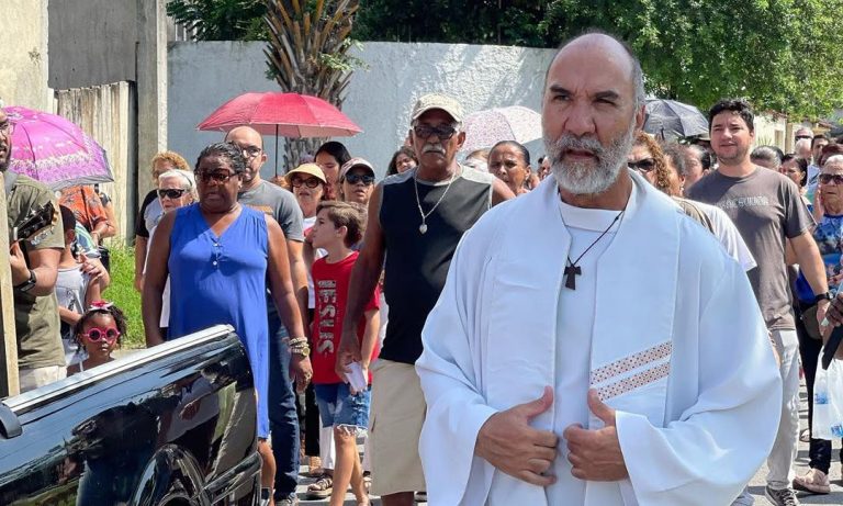 Intolerância religiosa contra padre de Guaratiba (RJ) repercute entre parlamentares