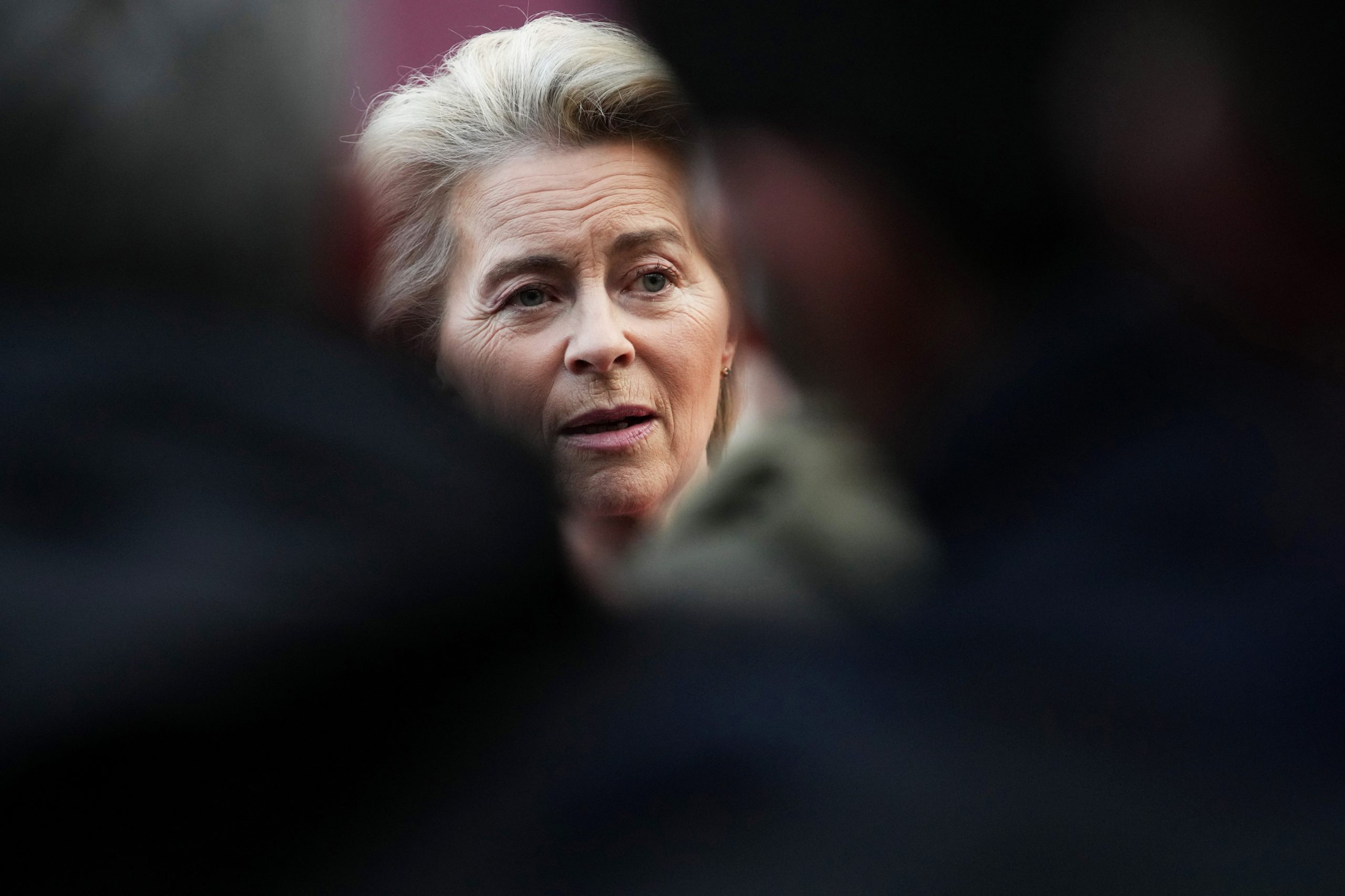 Ursula Von Der Leyen fala à imprensa após encontro de líderes europeus em Londres