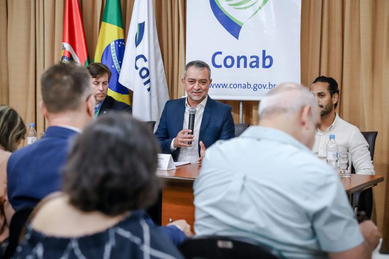 Em Porto Alegre, Conab anuncia antecipação da compra de arroz de agosto para abril
