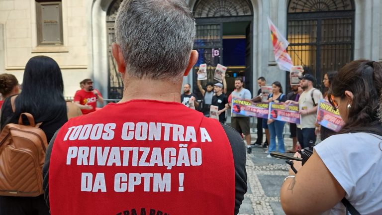 Ferroviários protestam em SP contra privatização da CPTM: ‘Mais dinheiro para milionários’