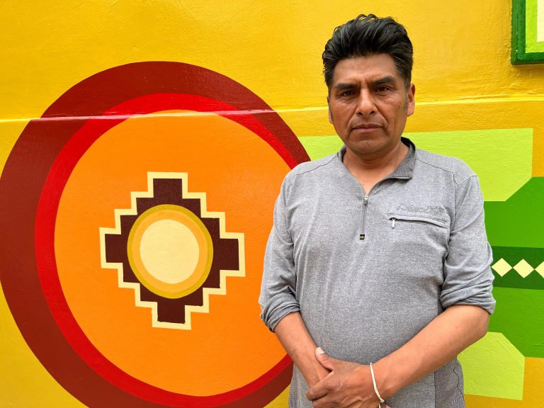 Artista boliviano deixa sua marca em prédio da Fundação Ecarta em Porto Alegre