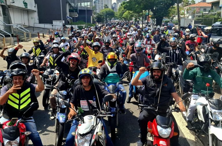 iFood says “no” to delivery workers' demands and thousands respond with national strike