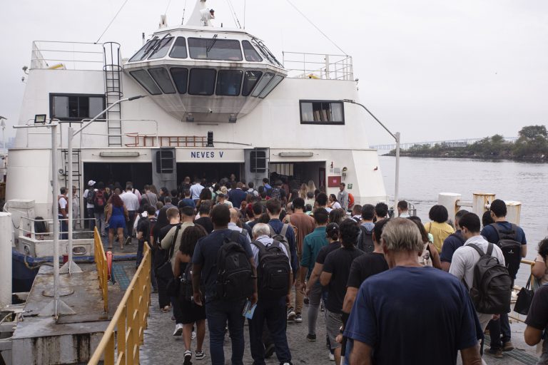 Transporte no RJ vive contraste com redução de tarifa nas barcas e metrô mais caro do país