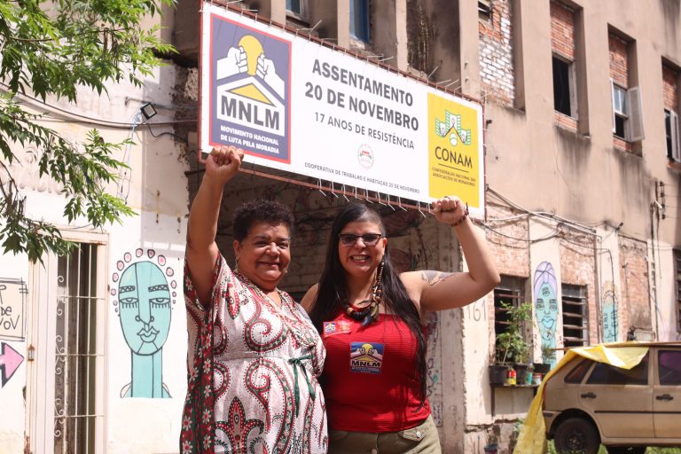 Mulheres lideram luta por moradia digna no assentamento 20 de Novembro, em Porto Alegre