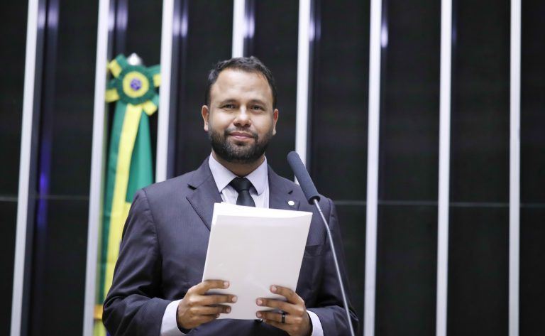 Pastor Henrique: evangélicos não são apenas religiosos, é preciso humanizar