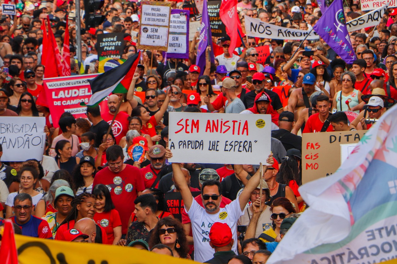 ato em são paulo protesta contra a possibilidade de anistia
