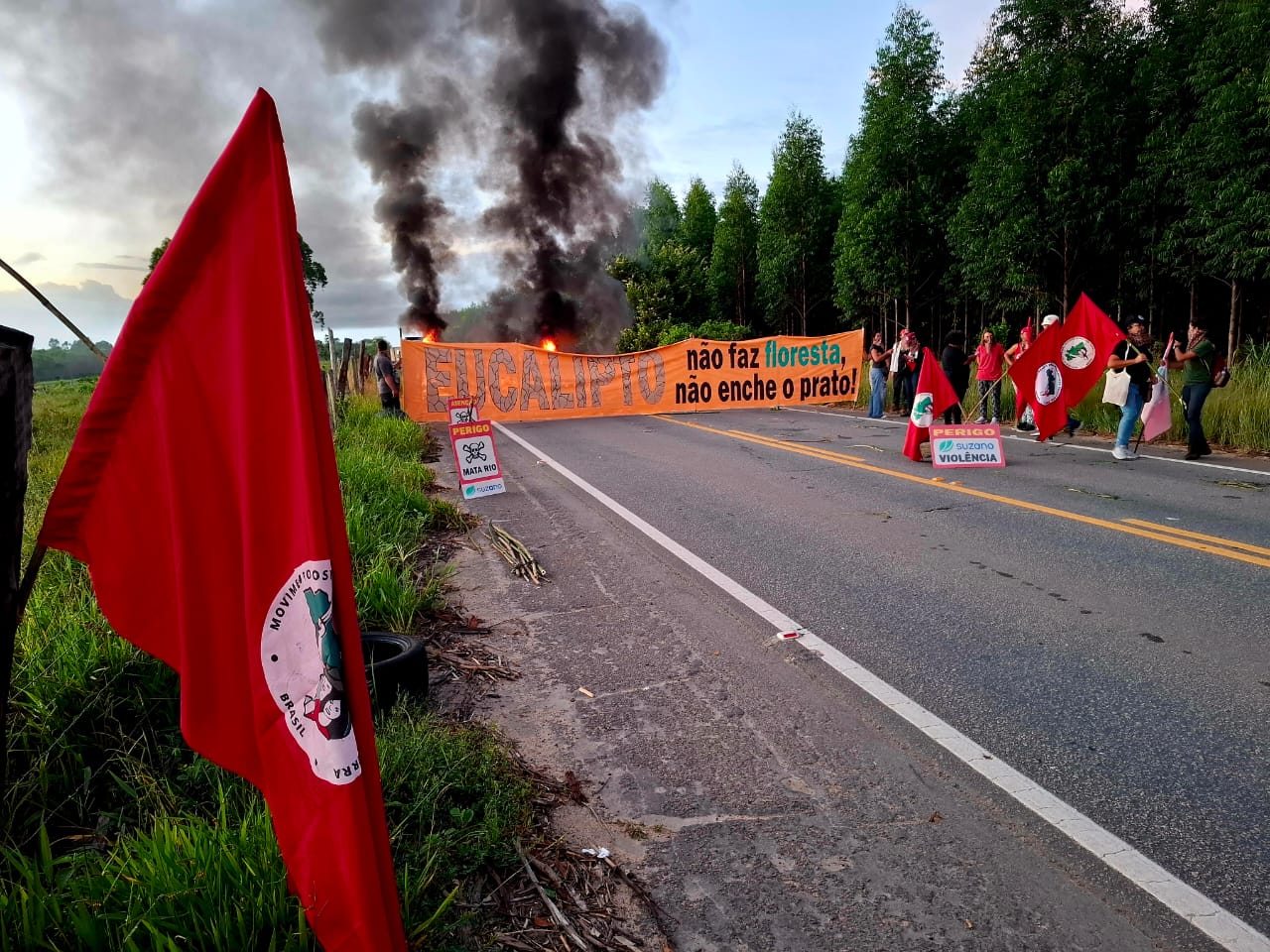 “The Suzano Papel e Celulose pulp mill is the reason of the violent removal of our fellows from quilombos in the towns of Pedro Canário and Conceição de Barra,” says MST leader.
