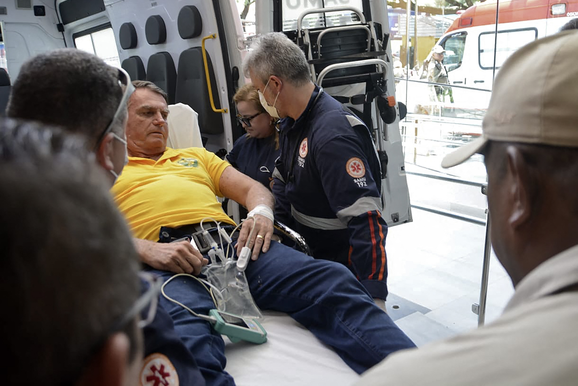 Bolsonaro foi internado a princípio no hospital municipal de Santa Cruz (RN) após ser atendido pelo SAMU