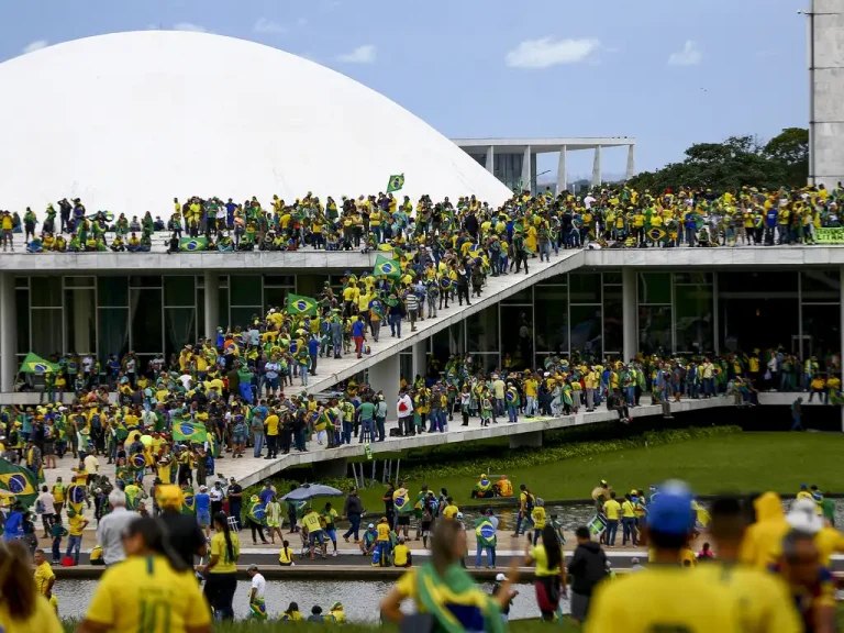 Campanha contra anistia atinge 172 mil assinaturas; documento será entregue a Hugo Motta