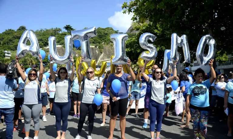 Como funciona e quais são os obstáculos para tratamento do autismo no SUS?