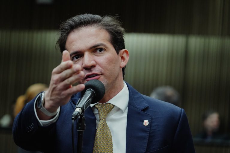 Justiça Eleitoral cassa mandato de Rubinho Nunes por repostar laudo falso contra Boulos