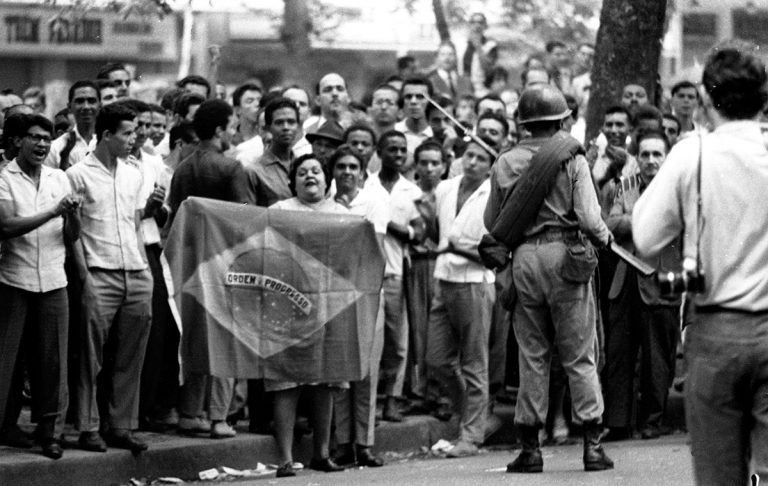 61 anos do golpe: Brasil tem fôlego na luta por memória, verdade e justiça, mas há desafios 