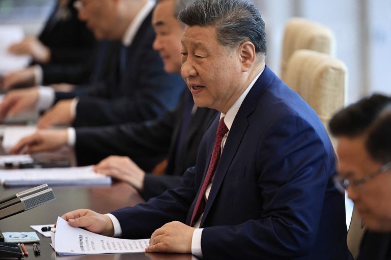 China reage e aumenta tarifas sobre produtos dos EUA de 84% para 125%