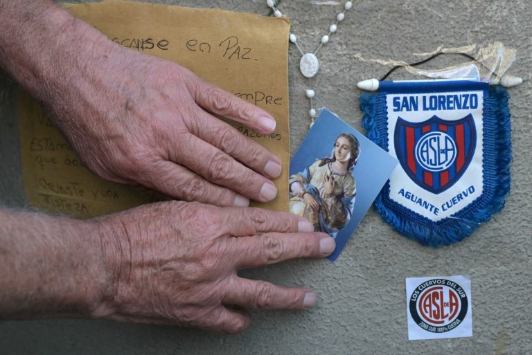 Flores, futebol e favelas: as marcas do papa Francisco em Buenos Aires