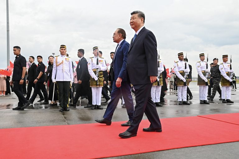 China fortalece acordos econômicos na Ásia em guerra comercial com EUA