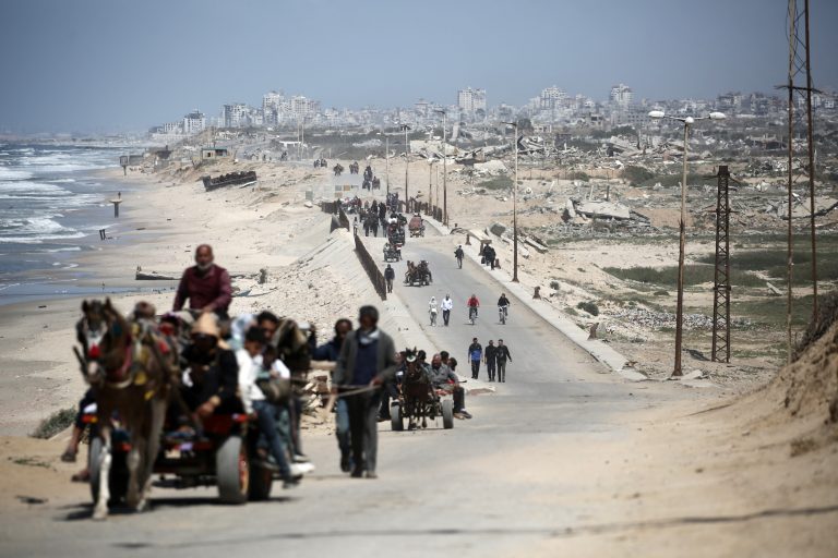 Israel inicia novo ataque terrestre em Gaza, mata adolescente na Cisjordânia e comandante do Hamas com seus filhos no Líbano