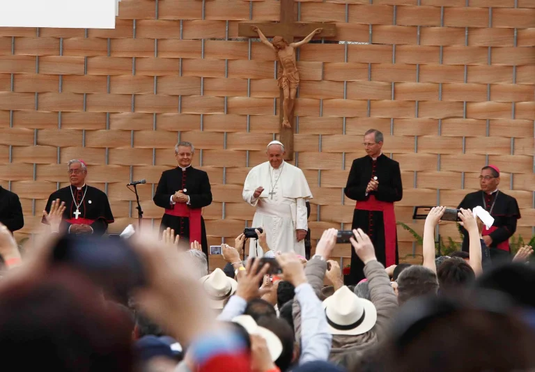 Antes de ser papa Francisco, Bergoglio chamou Igreja à luta contra capitalismo predatório