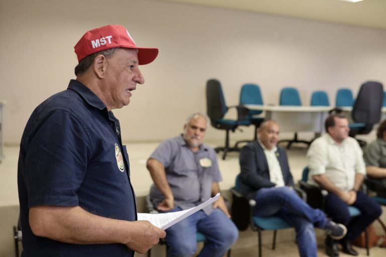 ‘O PT não pode ficar submisso aos interesses de Raquel Lyra e João Campos’, diz líder do MST