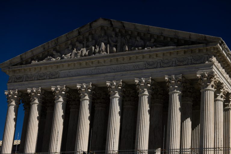 Suprema Corte dos Estados Unidos suspende deportação de venezuelanos do Texas
