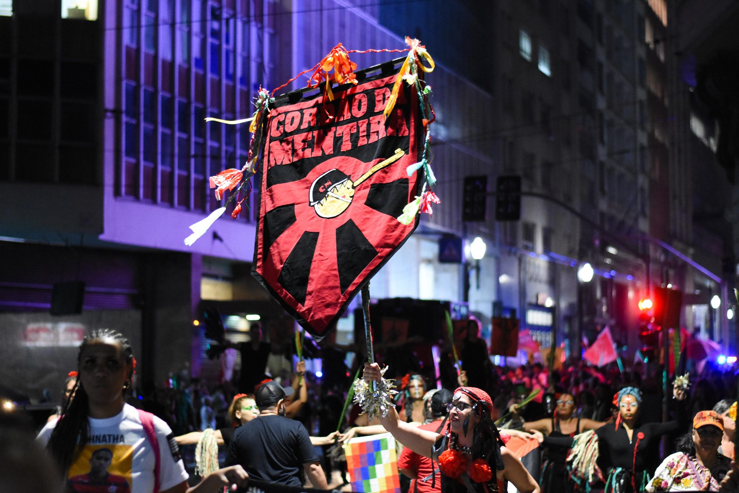 Desfile do Cordão da Mentira, no centro de São Paulo, no dia 1º de abril de 2025