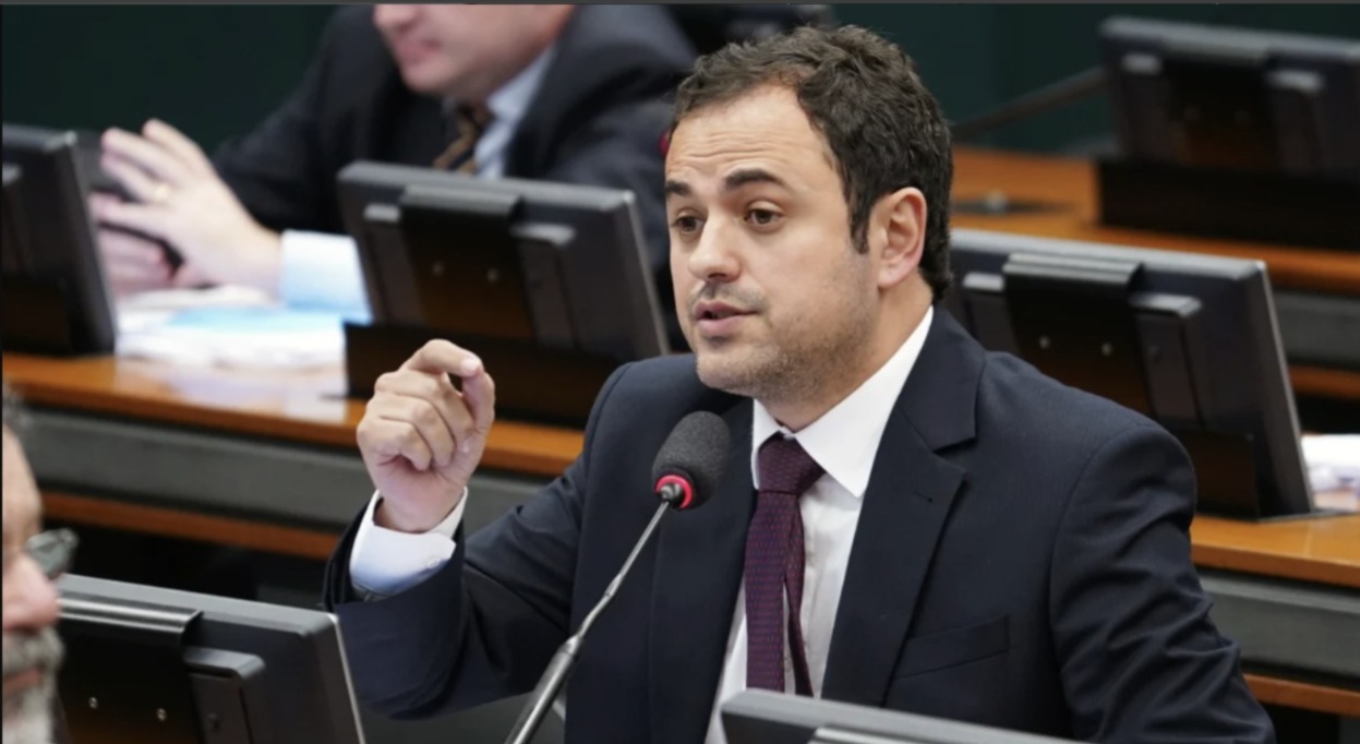o deputado federal glauber braga