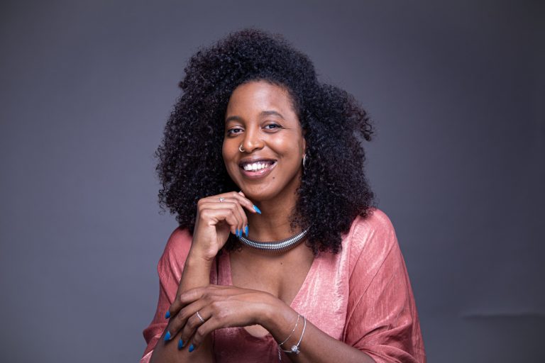 ‘Toda pessoa tem lugar de fala no combate ao racismo’, cobra escritora Midiã Noelle
