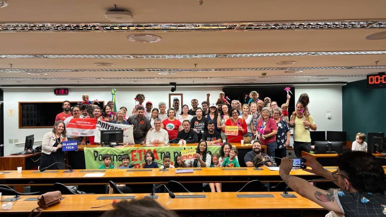 Em Brasília, movimentos populares manifestam solidariedade a Glauber Braga