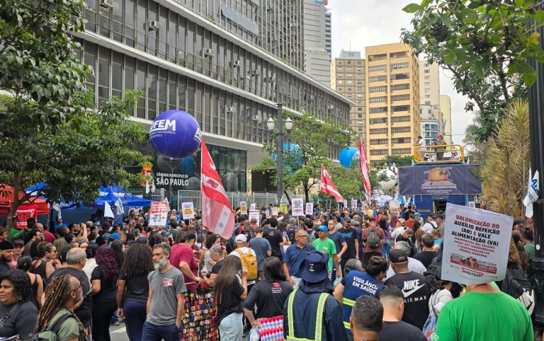 Servidores municipais de SP entram em greve contra reajuste de 2,6% proposto por Nunes