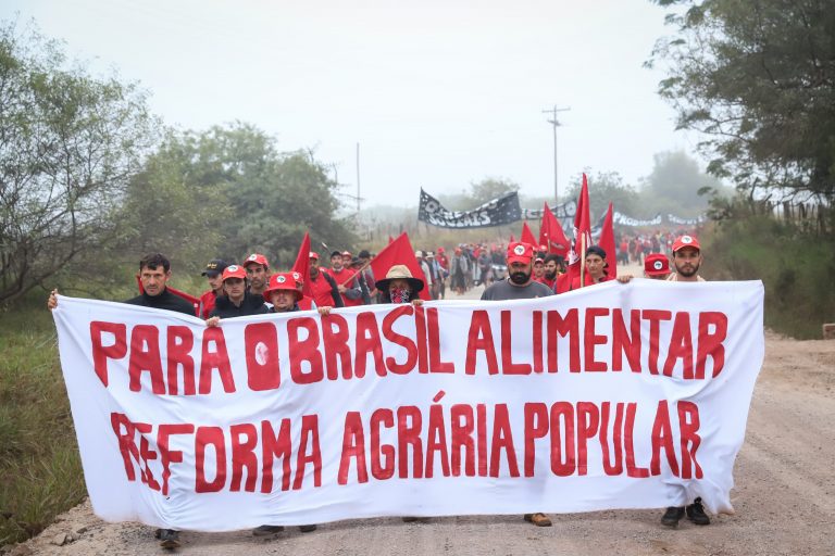 MST inicia marcha estadual rumo a Porto Alegre  (RS) por reforma agrária e justiça social
