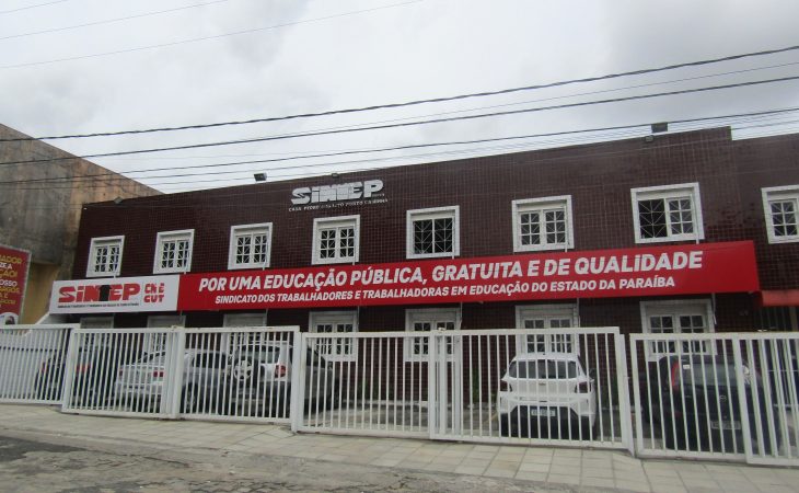 Profissionais da educação estadual da Paraíba paralisam nesta sexta (4) e farão manifestação