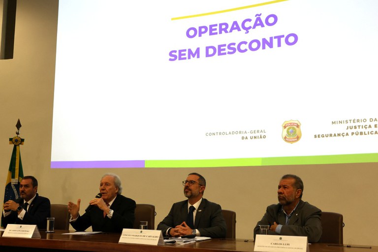 Descontos ilegais de aposentados do INSS serão devolvidos, diz governo