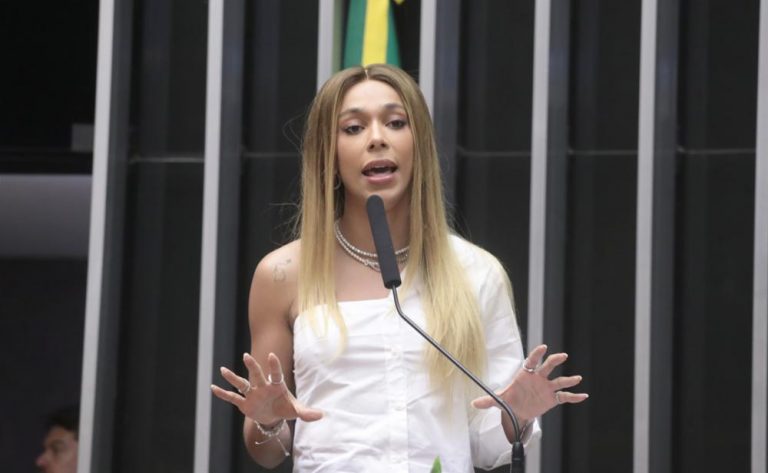 O tempo está passando mais rápido para pessoas trans