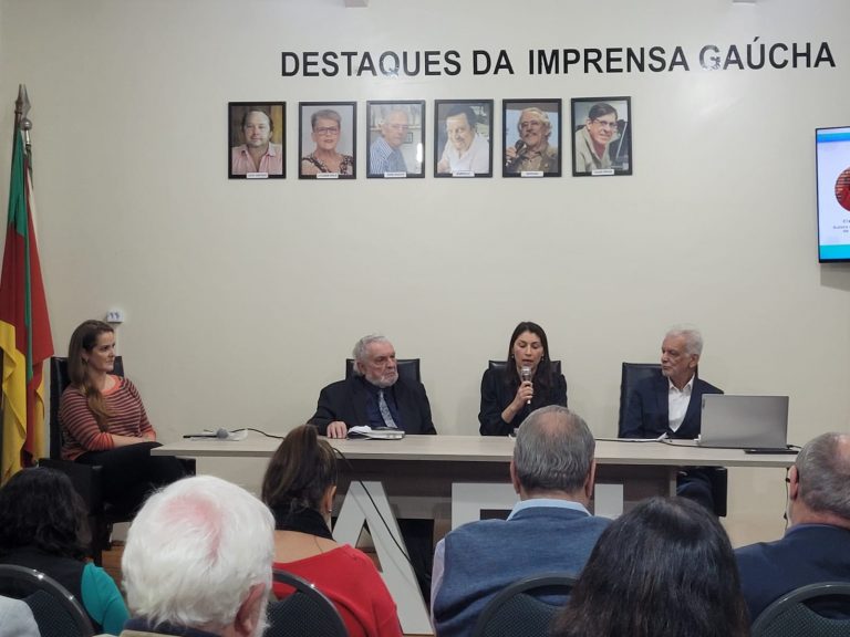 Livro com última entrevista do torturador Brilhante Ustra é lançado em Porto Alegre
