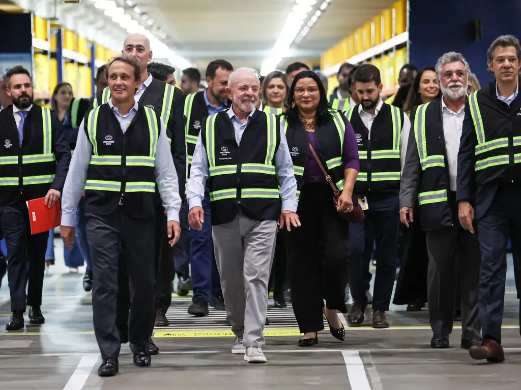 Cajamar (SP), 07/04/2025- Presidente Luiz Inácio Lula da Silva, visita o setor de distribuição do Mercado Livre