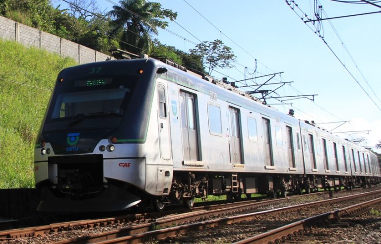 Do orgulho ao sucateamento: o paradoxo do metrô do Recife